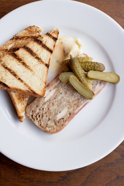 dining at pembroke arms wilton wiltshire